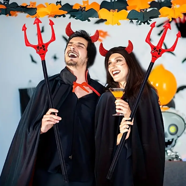 Kırmızı Renk Halloween Cadılar Bayramı Çatal 107 cm Kırmızı Renk Halloween Cadılar Bayramı Çatal 107 cm (Lisinya)