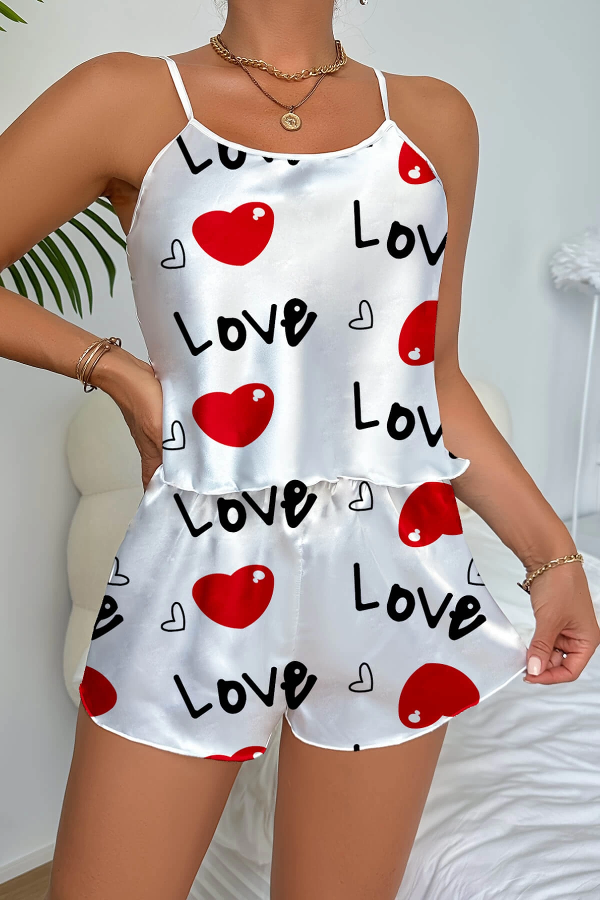 Love Desenli  Saten Şortlu Gecelik