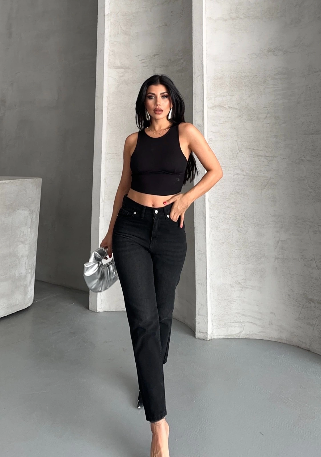 Mom fit enzim bıyıklı taş yıkama jeans pantolon siyah d2006 - Lisinya