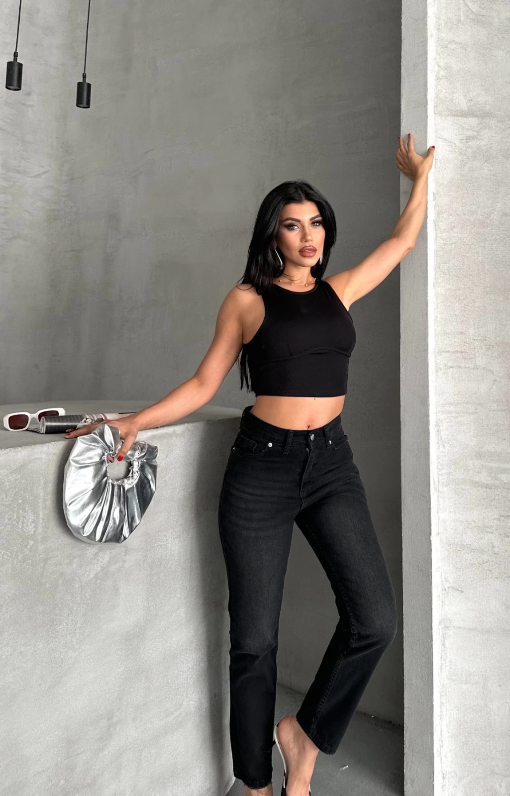 Mom fit enzim bıyıklı taş yıkama jeans pantolon siyah d2006 - Lisinya