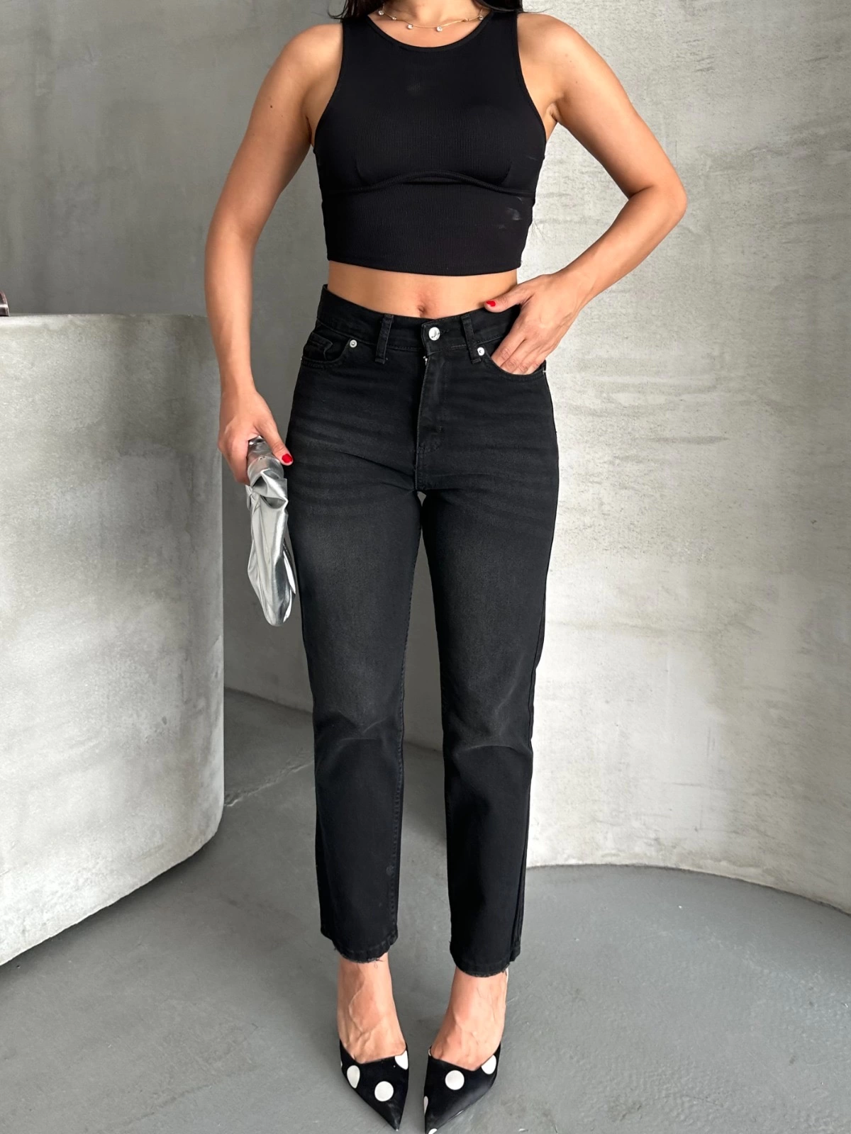 Mom fit enzim bıyıklı taş yıkama jeans pantolon siyah d2006 - Lisinya