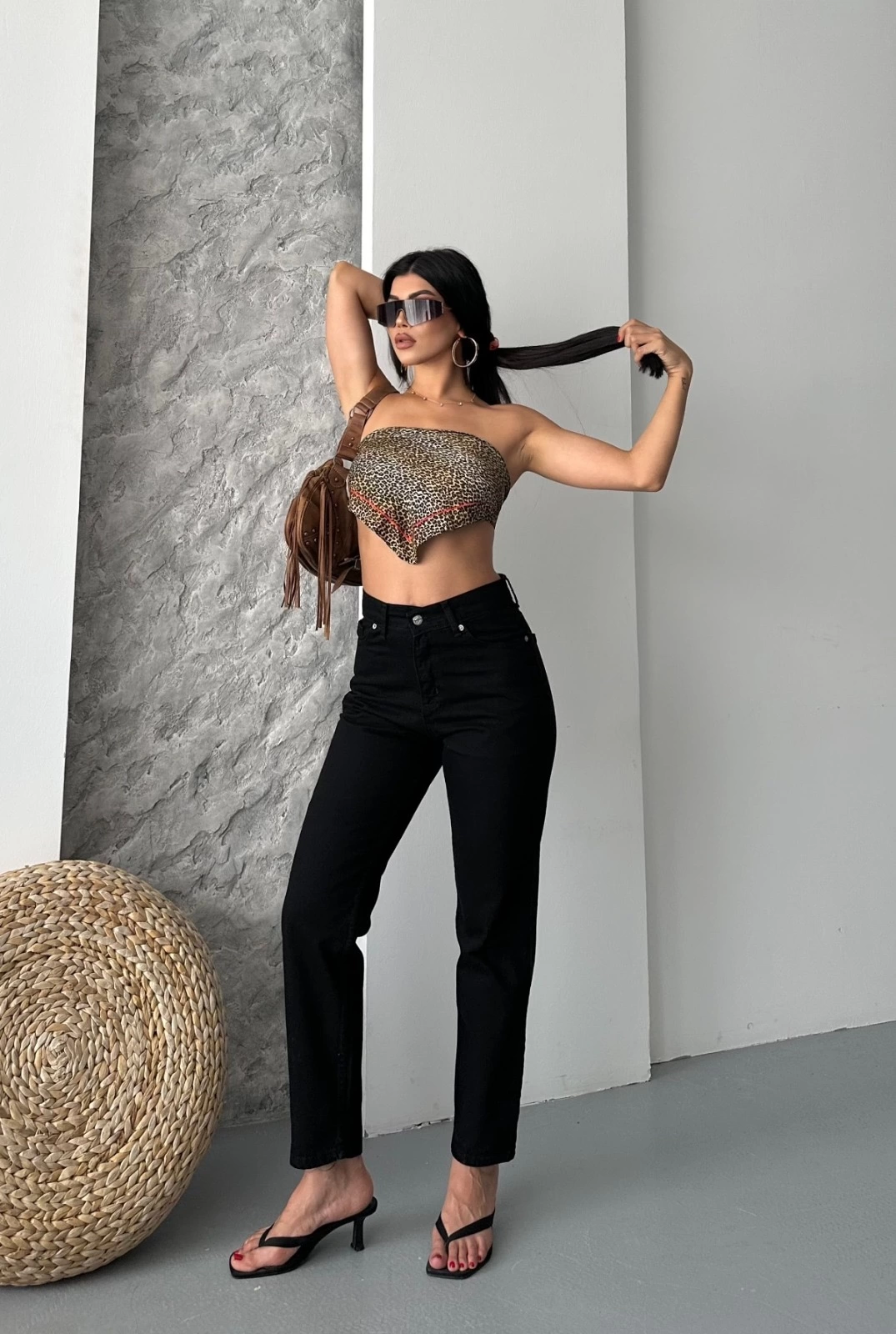 Mom fit enzim taş yıkama jeans pantolon siyah d2006 - Lisinya