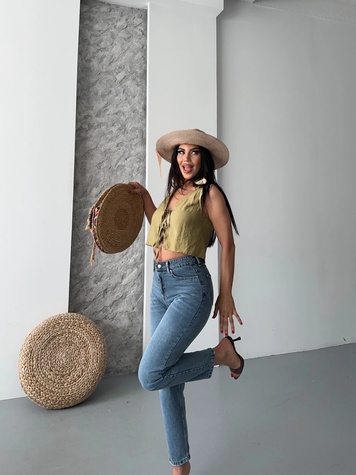 Mom fit kar yıkama bıyık detaylı jeans pantolon d2006 - Lisinya