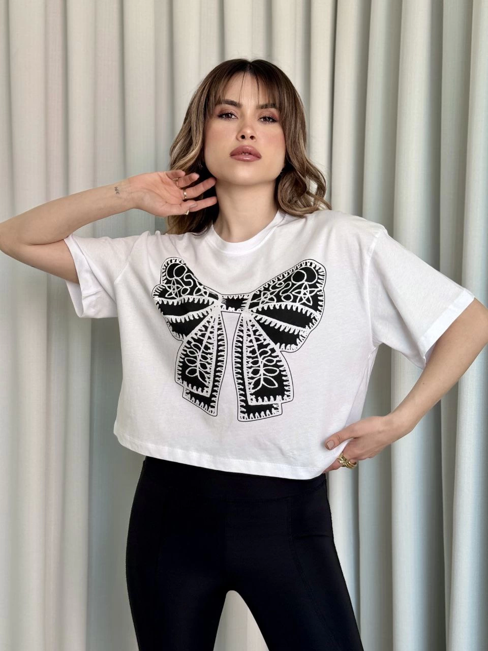 Oversize Beyaz baskılı crop tişört - Lisinya