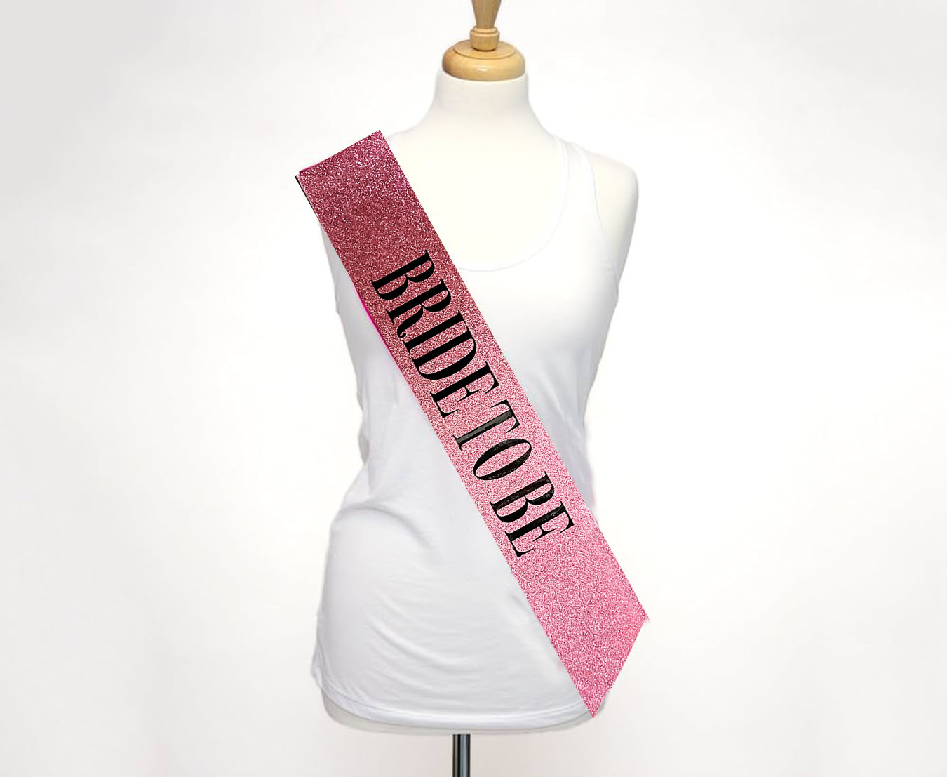 Pembe Üzeri Siyah Büyük Bride To Be Yazılı Simli Işıltılı Kuşak Kemer 10 cm Genişlik Pembe Üzeri Siyah Büyük Bride To Be Yazılı Simli Işıltılı Kuşak Kemer 10 cm Genişlik (Lisinya)