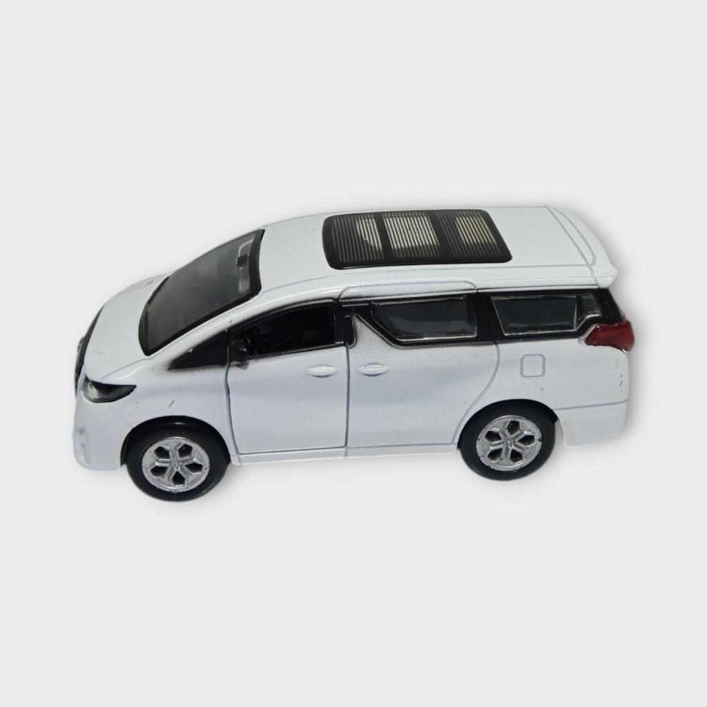 Çek Bırak Metal Araba Sesli Işıklı - Beyaz (Lisinya)