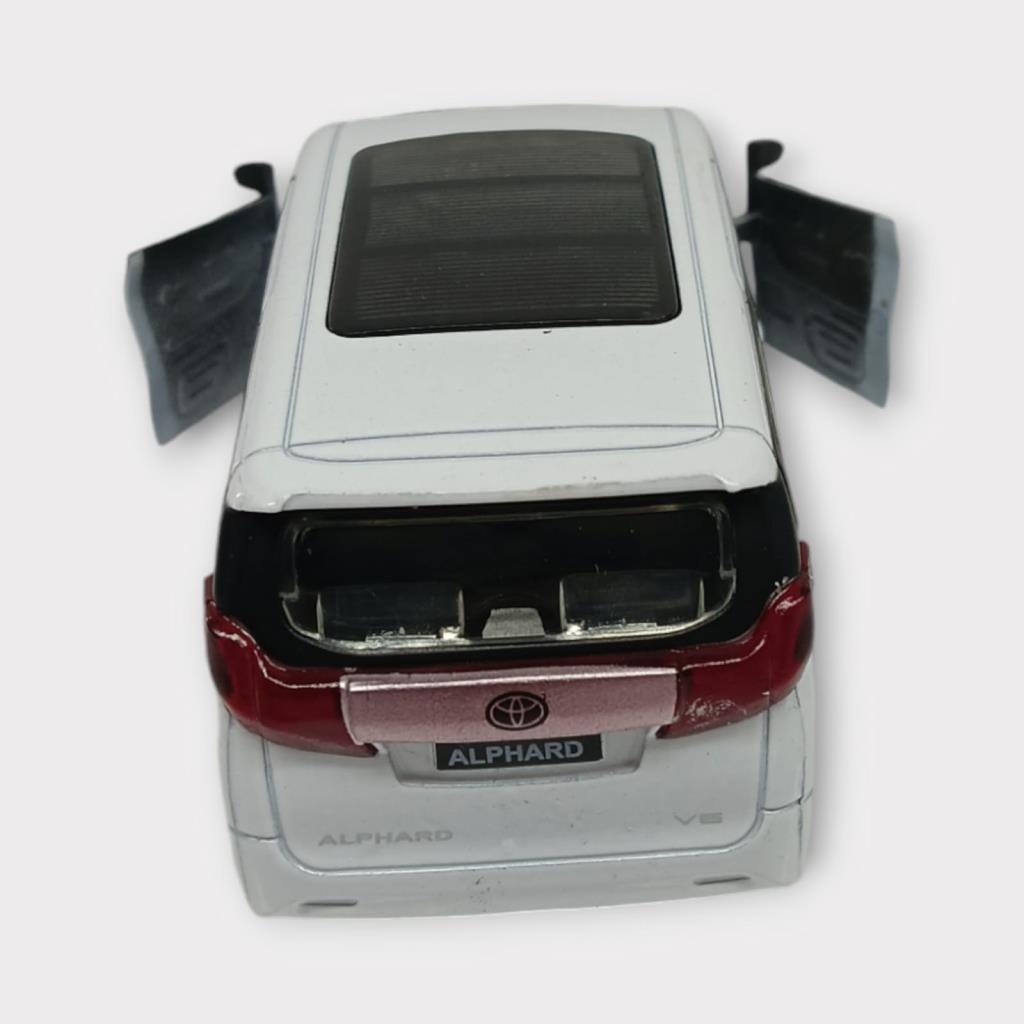 Çek Bırak Metal Araba Sesli Işıklı - Beyaz (Lisinya)