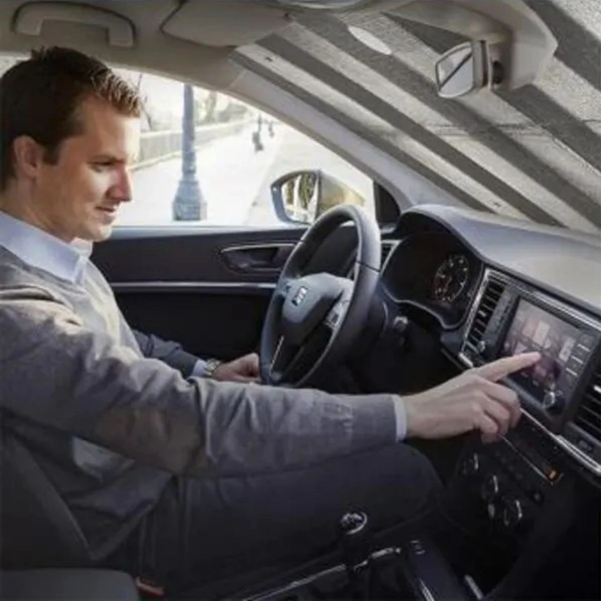 120*55 Cm Ambalajlı Vantuzlu Araç İçi Ön Cam Perdesi Katlanabilir Güneşlik ( Lisinya ) 120*55 Cm Ambalajlı Vantuzlu Araç İçi Ön Cam Perdesi Katlanabilir Güneşlik ( Lisinya )