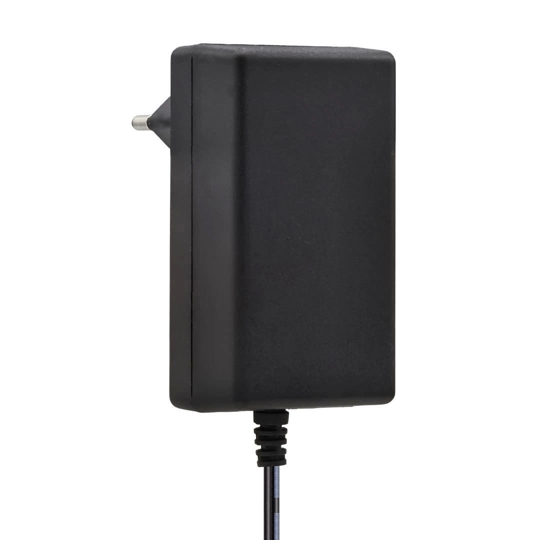 20 Volt - 1 Amper 5.5*2.5 Uçlu Yerli Üretim Priz Tipi Adaptör ( Lisinya ) 20 Volt - 1 Amper 5.5*2.5 Uçlu Yerli Üretim Priz Tipi Adaptör ( Lisinya )