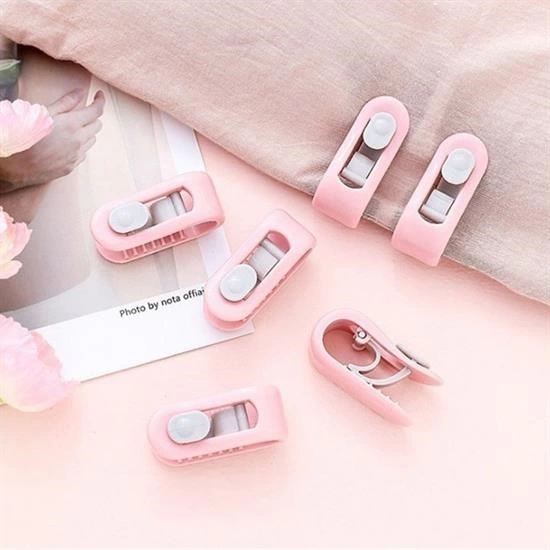 4 Adet İğnesiz Yorgan Çarşaf Ve Perde Tutucu Sabitleyici Kaydırmaz Örtü Düzenleyici Klips ( Lisinya ) 4 Adet İğnesiz Yorgan Çarşaf Ve Perde Tutucu Sabitleyici Kaydırmaz Örtü Düzenleyici Klips ( Lisinya )