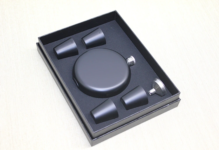 4 Shot Bardaklı Matara Seti Yuvarlak Siyah ( Lisinya )