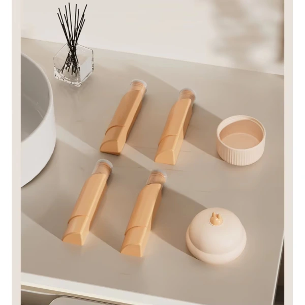 4'ü 1 Arada Seyahat Şişesi Seti ( Lisinya ) 4'ü 1 Arada Seyahat Şişesi Seti ( Lisinya )