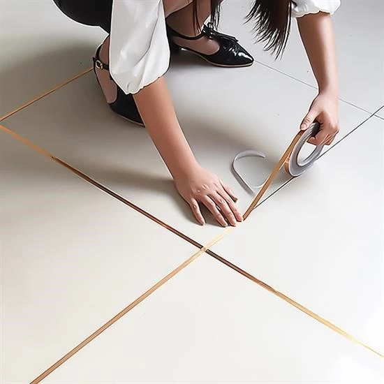 50 Metre Fayans Arası Şerit Dekoratif Yapışkan Renkli Dekor Su Geçirmez Sızdırmaz Altın Bant ( Lisinya ) 50 Metre Fayans Arası Şerit Dekoratif Yapışkan Renkli Dekor Su Geçirmez Sızdırmaz Altın Bant ( Lisinya )