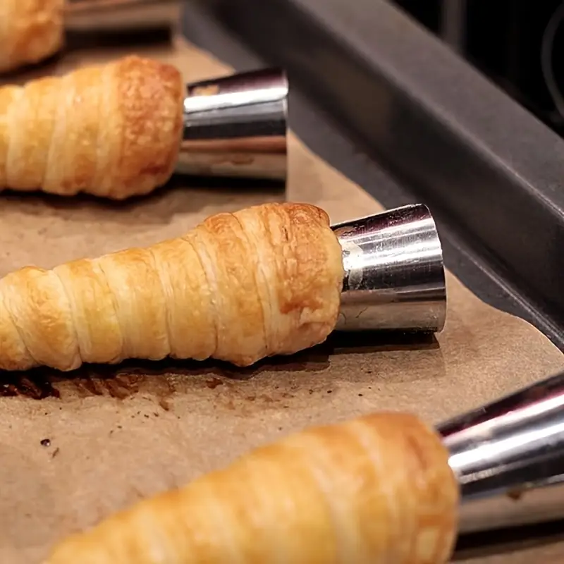 6'lı Korne Kalıbı Paslanmaz Çelik ( Lisinya ) 6'lı Korne Kalıbı Paslanmaz Çelik ( Lisinya )