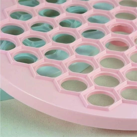 61 Bölmeli Petek Şekilli Pratik Mantı Kesici Açma Kalıbı Mantımatik ( Lisinya ) 61 Bölmeli Petek Şekilli Pratik Mantı Kesici Açma Kalıbı Mantımatik ( Lisinya )