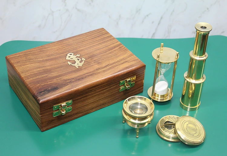 Ahşap Kutulu Dürbün, Kum Saati, Büyüteç, Pusula Seti ( Lisinya )