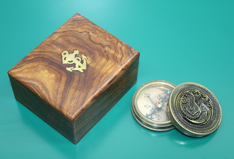 Ahşap Kutulu Pirinç Pusula Ejderha Desenli ( Lisinya )