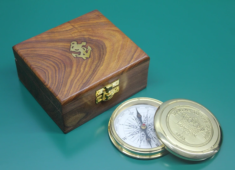 Ahşap Kutulu Pirinç Pusula Model 9 ( Lisinya ) Ahşap Kutulu Pirinç Pusula Model 9 ( Lisinya )