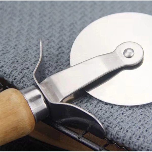 Ahşap Saplı Pizza Kesme Bıçağı ( Lisinya ) Ahşap Saplı Pizza Kesme Bıçağı ( Lisinya )