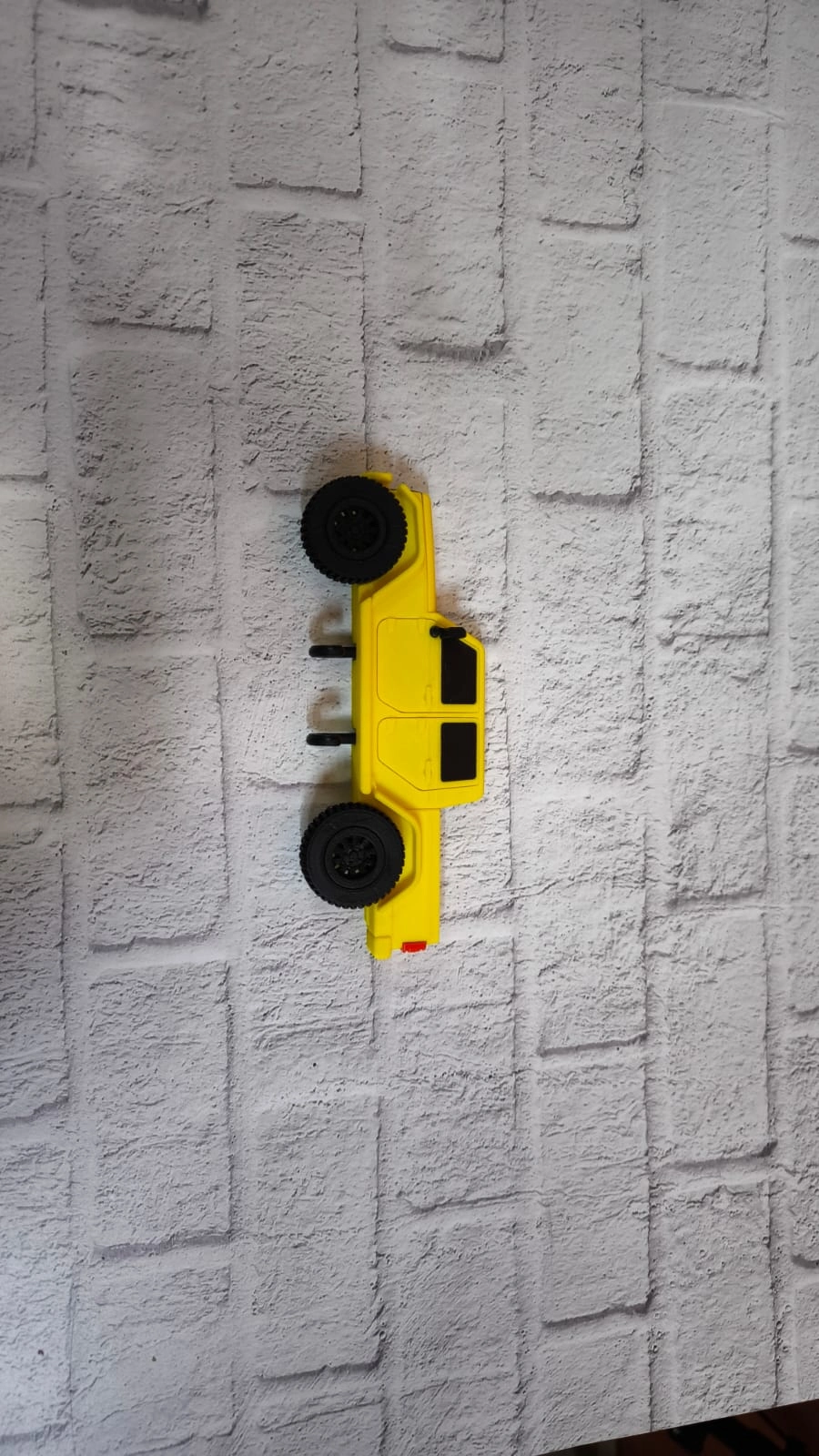 Araba Figürlü Duvar Anahtarlığı Ev Ve Ofis İçin Dekoratif Tasarım ( Lisinya )