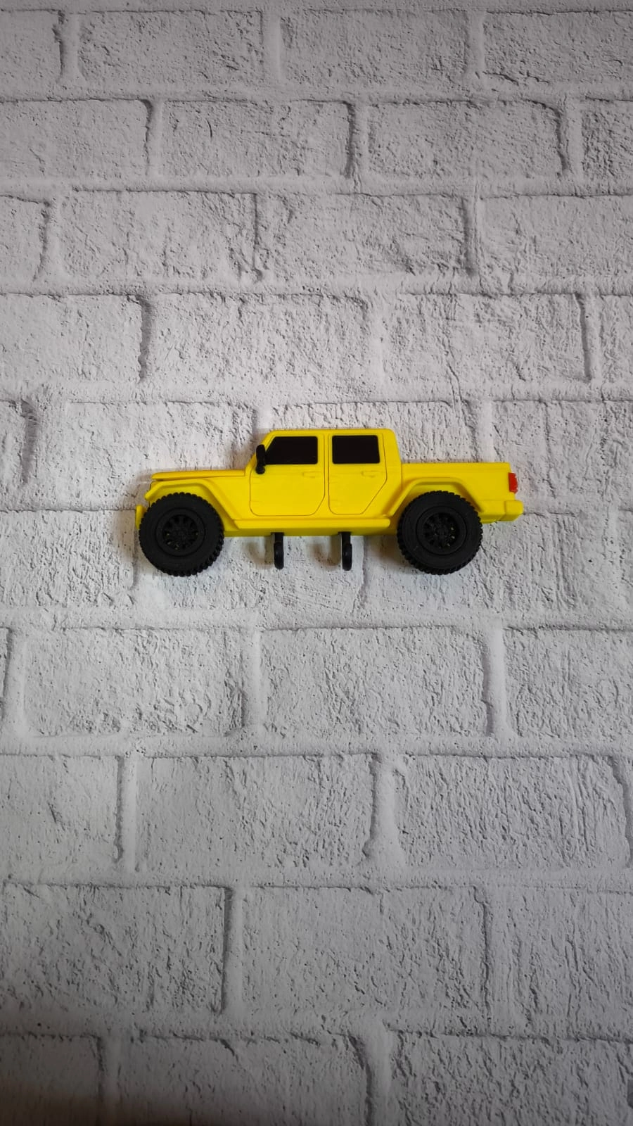 Araba Figürlü Duvar Anahtarlığı Ev Ve Ofis İçin Dekoratif Tasarım ( Lisinya )