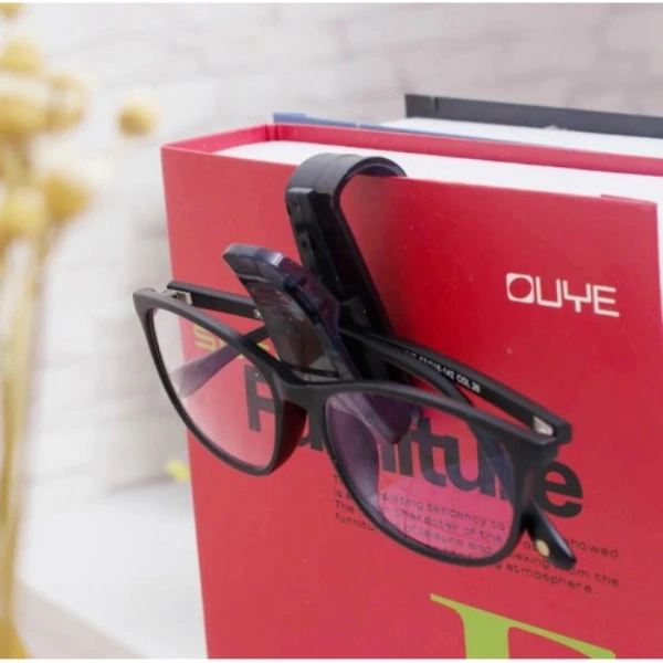 Araba Klips Gözlük Tutacağı ( Lisinya ) Araba Klips Gözlük Tutacağı ( Lisinya )