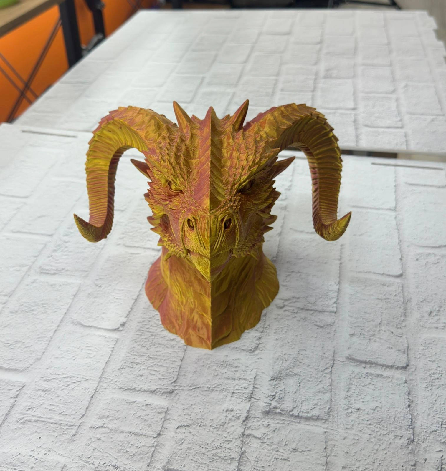 Asil Tasarım Gold–red Ejderha Heykeli Hediyelik Fantastik Dekor ( Lisinya )