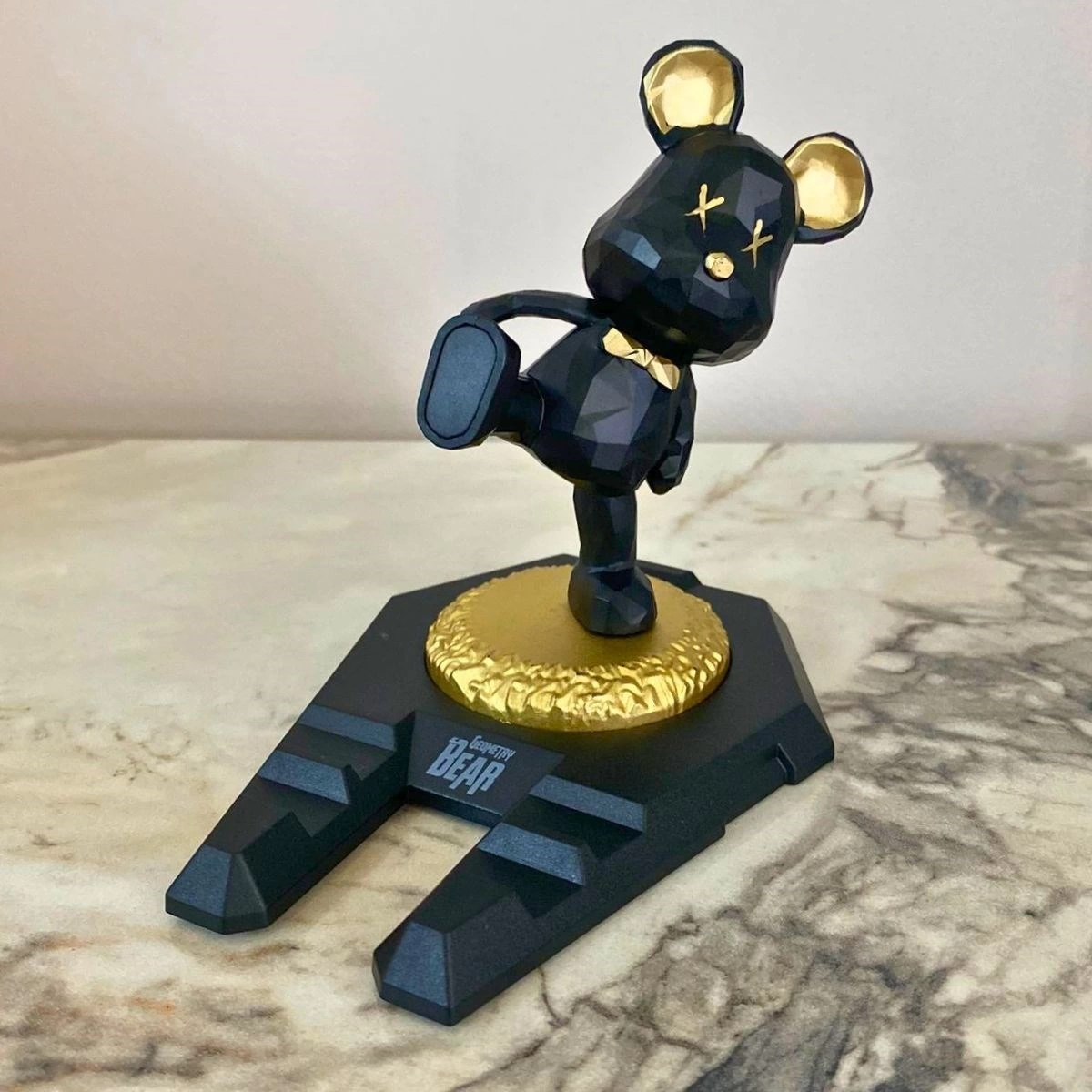 Ayıcıklı Telefon Ve Tablet Standı Masa Üstü Telefon Ve Tablet Tutucu Aparatı ( Lisinya ) Ayıcıklı Telefon Ve Tablet Standı Masa Üstü Telefon Ve Tablet Tutucu Aparatı ( Lisinya )