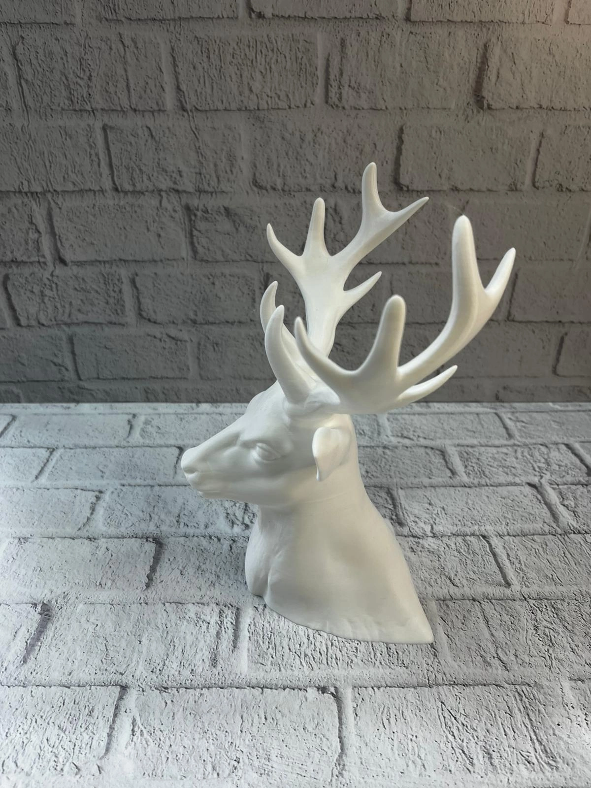 Beyaz Geyik Biblo 23 Cm Dekoratif Modern Tasarım ( Lisinya )