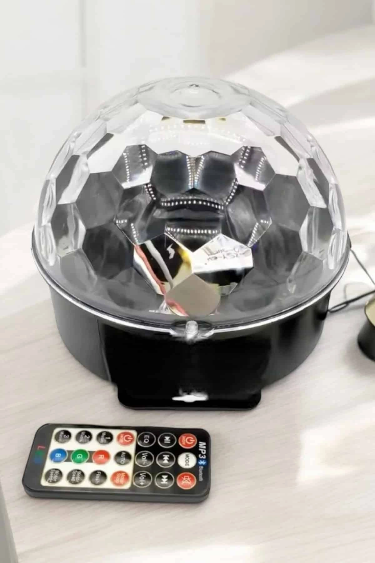Bluetooth Ve Uzaktan Kumandalı Çok Renkli Masaüstü Disko Topu ( Lisinya )