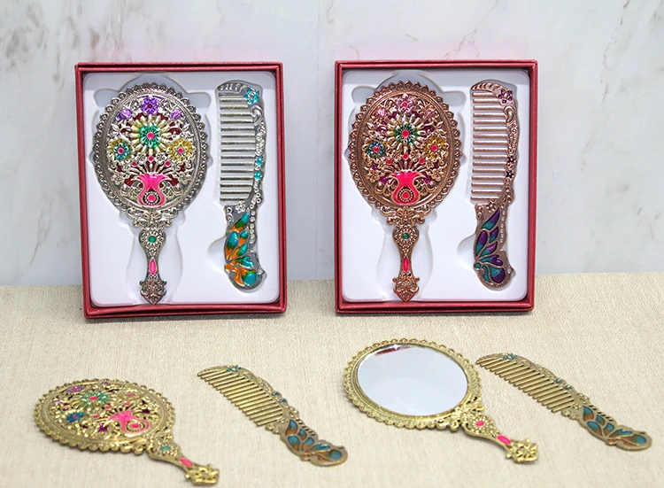 Çiçekli Ayna Ve Tarak Seti Küçük Boy ( Lisinya ) Çiçekli Ayna Ve Tarak Seti Küçük Boy ( Lisinya )