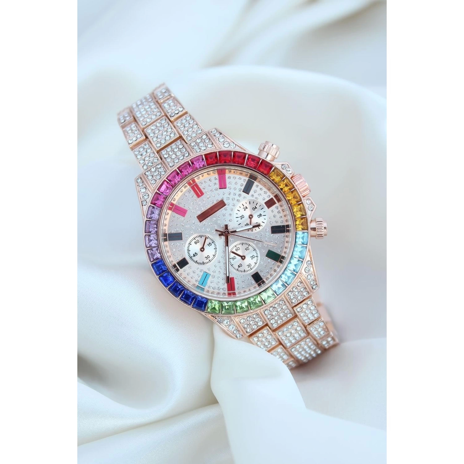 Clariss Trend Rose Metal Kordonlu Zirkon Taş Kaplama Renkli Taşlı Kasa Tasarımlı Lüx Kadın Kol Saati ( Lisinya ) Clariss Trend Rose Metal Kordonlu Zirkon Taş Kaplama Renkli Taşlı Kasa Tasarımlı Lüx Kadın Kol Saati ( Lisinya )