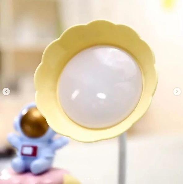 Çocuk Odası Ay Ve Astronot Desenli Gece Lambası ( Lisinya ) Çocuk Odası Ay Ve Astronot Desenli Gece Lambası ( Lisinya )