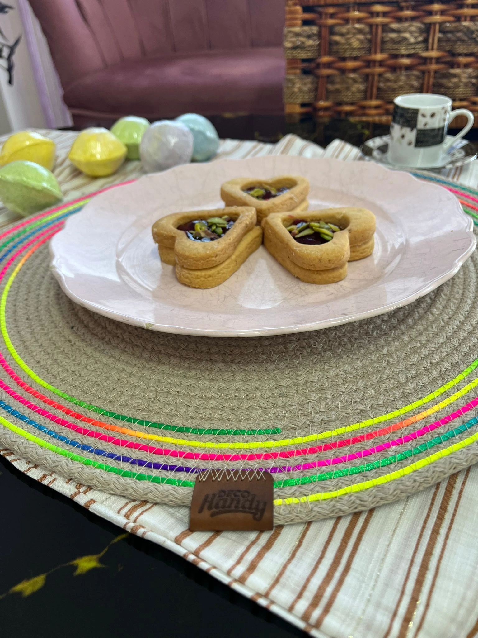 Decohandy 39cm Neon Renkli Şeritli Jüt Örme Supla Amerikan Servis ( Lisinya ) Decohandy 39cm Neon Renkli Şeritli Jüt Örme Supla Amerikan Servis ( Lisinya )