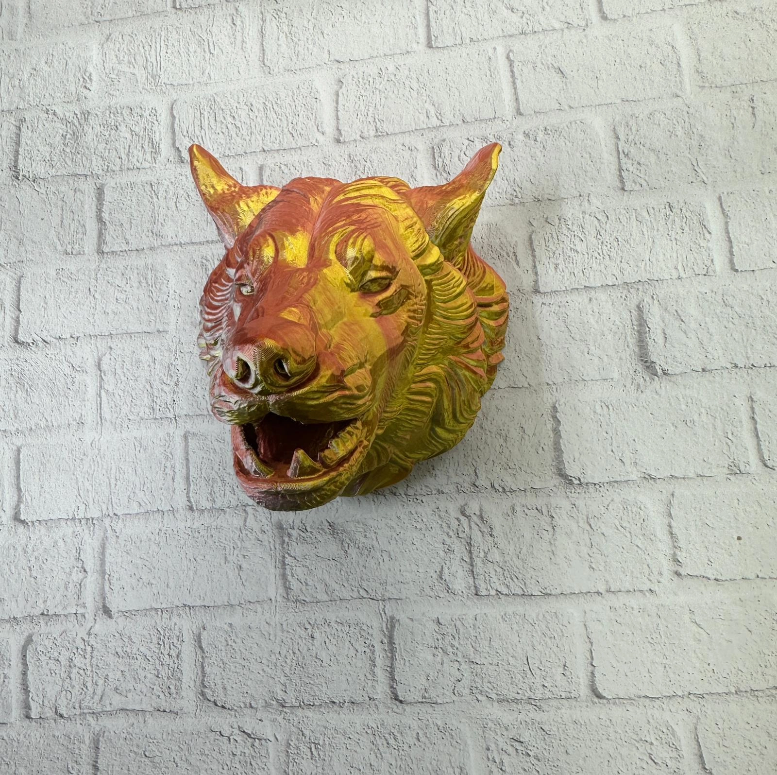 Dekoratif Altın Gold Kurt Duvar Heykeli Asılabilir Hediyelik 25x19 Cm ( Lisinya )