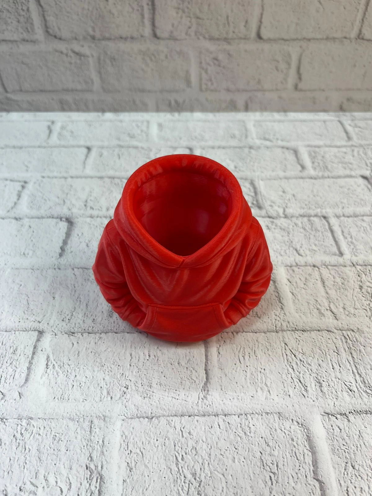 Dekoratif Kırmızı Hoodie Kalemlik 10x10 Cm ( Lisinya )