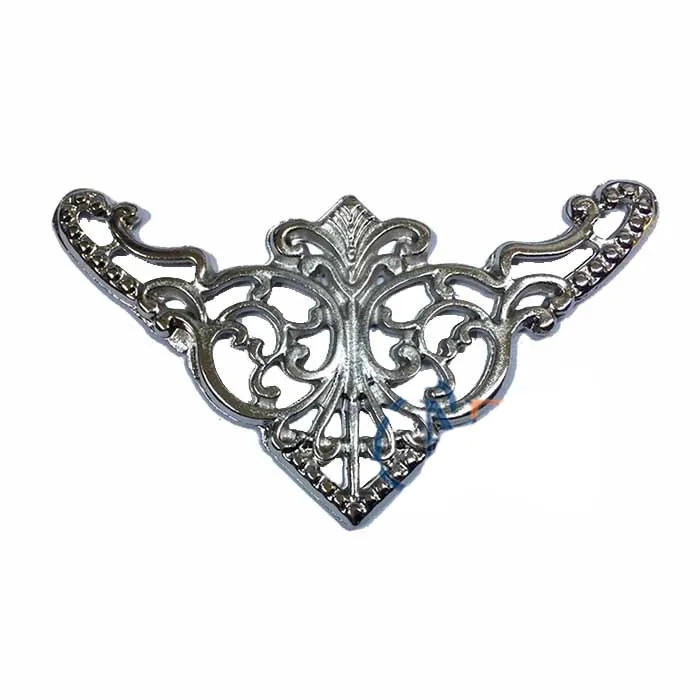 Dekoratif Köşe Süsü, Köşelik - Büyük, 31x55mm, Nikel, 1 Adet ( Lisinya ) Dekoratif Köşe Süsü, Köşelik - Büyük, 31x55mm, Nikel, 1 Adet ( Lisinya )