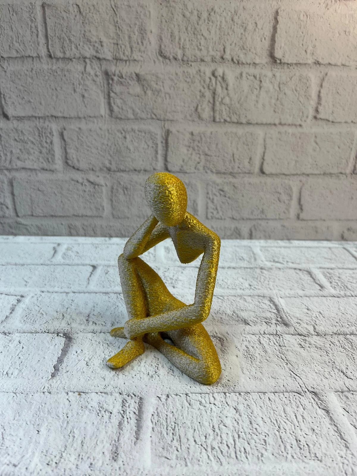 Dekoratif Sarı İnsan Figürü Modern Masa Ve Raf Süsü ( Lisinya )