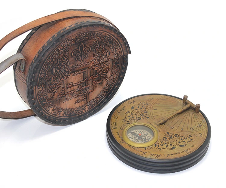 Deri Kılıflı Pirinç Pusula ( Lisinya ) Deri Kılıflı Pirinç Pusula ( Lisinya )