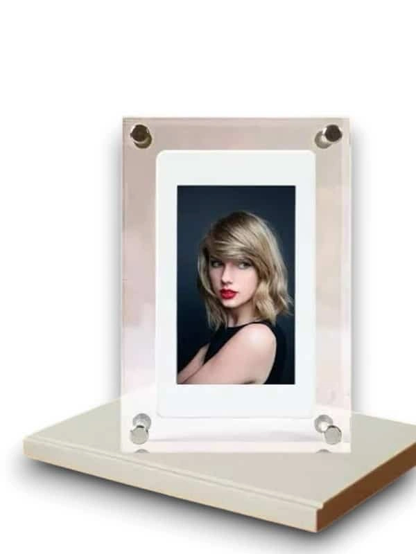 Dijital Fotoğraf Çerçevesi ( Lisinya )