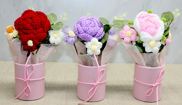 El Örgüsü Saksıda Gül Buketi ( Lisinya ) El Örgüsü Saksıda Gül Buketi ( Lisinya )