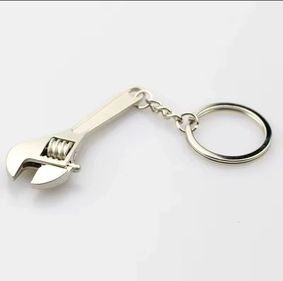 Fonksiyonel İngiliz Anahtarı Şeklinde Anahtarlık ( Lisinya ) Fonksiyonel İngiliz Anahtarı Şeklinde Anahtarlık ( Lisinya )