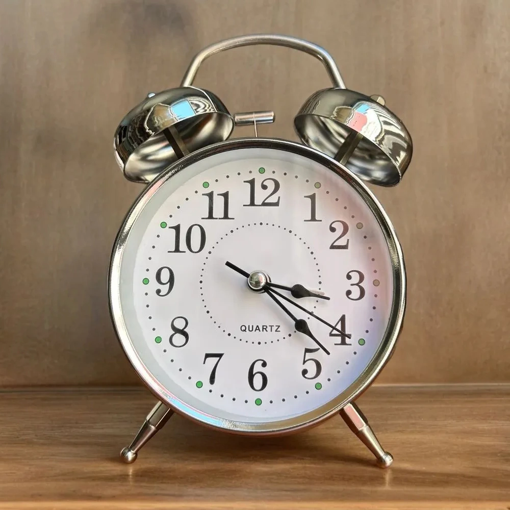 Gümüş Metal Alarmlı Masa Saati ( Lisinya )