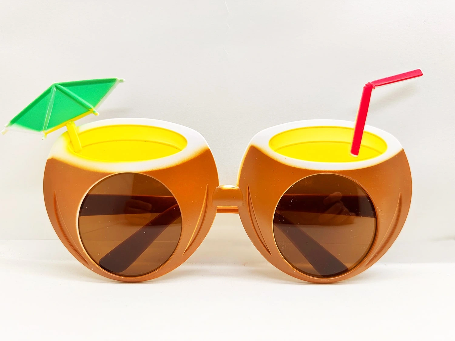 Hindistan Cevizi Tasarımlı Yaza Merhaba Parti Gözlüğü ( Lisinya ) Hindistan Cevizi Tasarımlı Yaza Merhaba Parti Gözlüğü ( Lisinya )