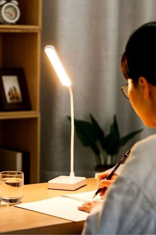 İnce Uzun Usbli Dokunmatik 3 Kademeli 360 Derece Özel Göz Korumalı Led Lityum Masa Lambası ( Lisinya ) İnce Uzun Usbli Dokunmatik 3 Kademeli 360 Derece Özel Göz Korumalı Led Lityum Masa Lambası ( Lisinya )