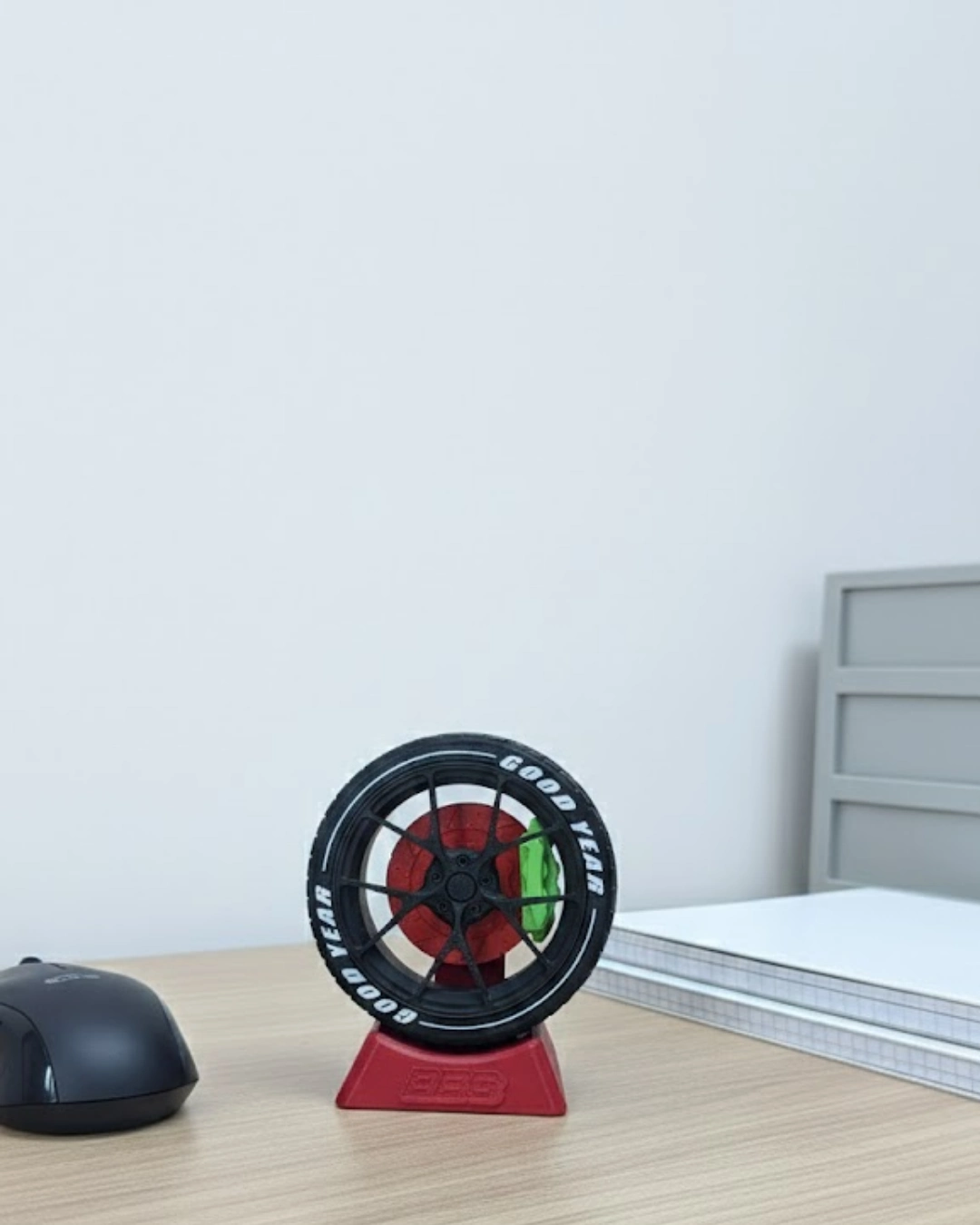 Jant Tasarımlı Masa Üstü Ofis Dekoru Spor Tasarım Aksesuar ( Lisinya ) Jant Tasarımlı Masa Üstü Ofis Dekoru Spor Tasarım Aksesuar ( Lisinya )