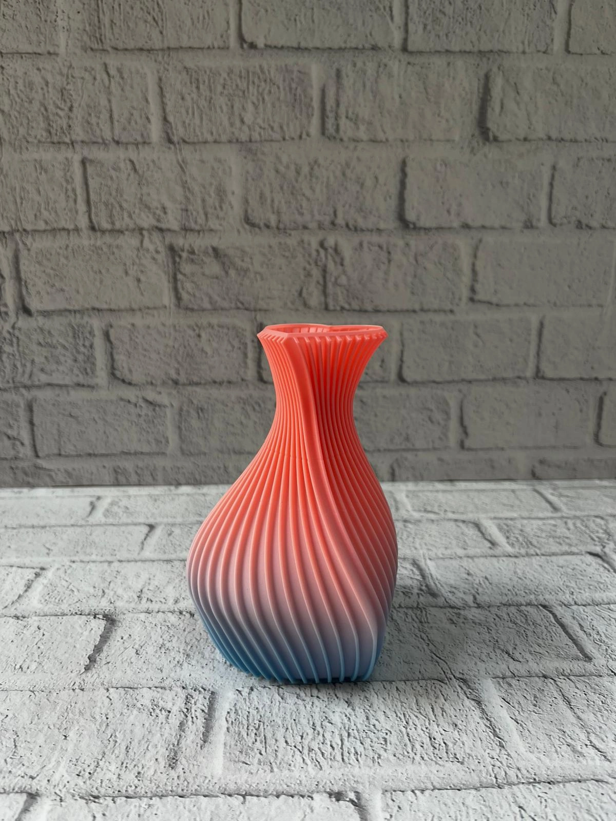 Kalp Tasarımlı Modern Dekor Vazo 15 Cm Şık Ve Es Görünüm ( Lisinya )