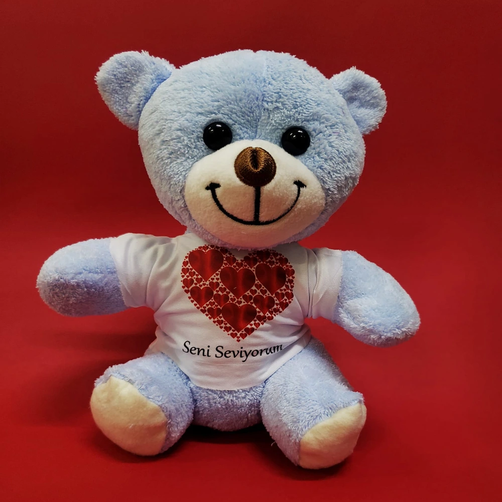 Kalpli Seni Seviyorum Yazılı Tişörtlü Peluş Ayıcık ( Lisinya ) Kalpli Seni Seviyorum Yazılı Tişörtlü Peluş Ayıcık ( Lisinya )