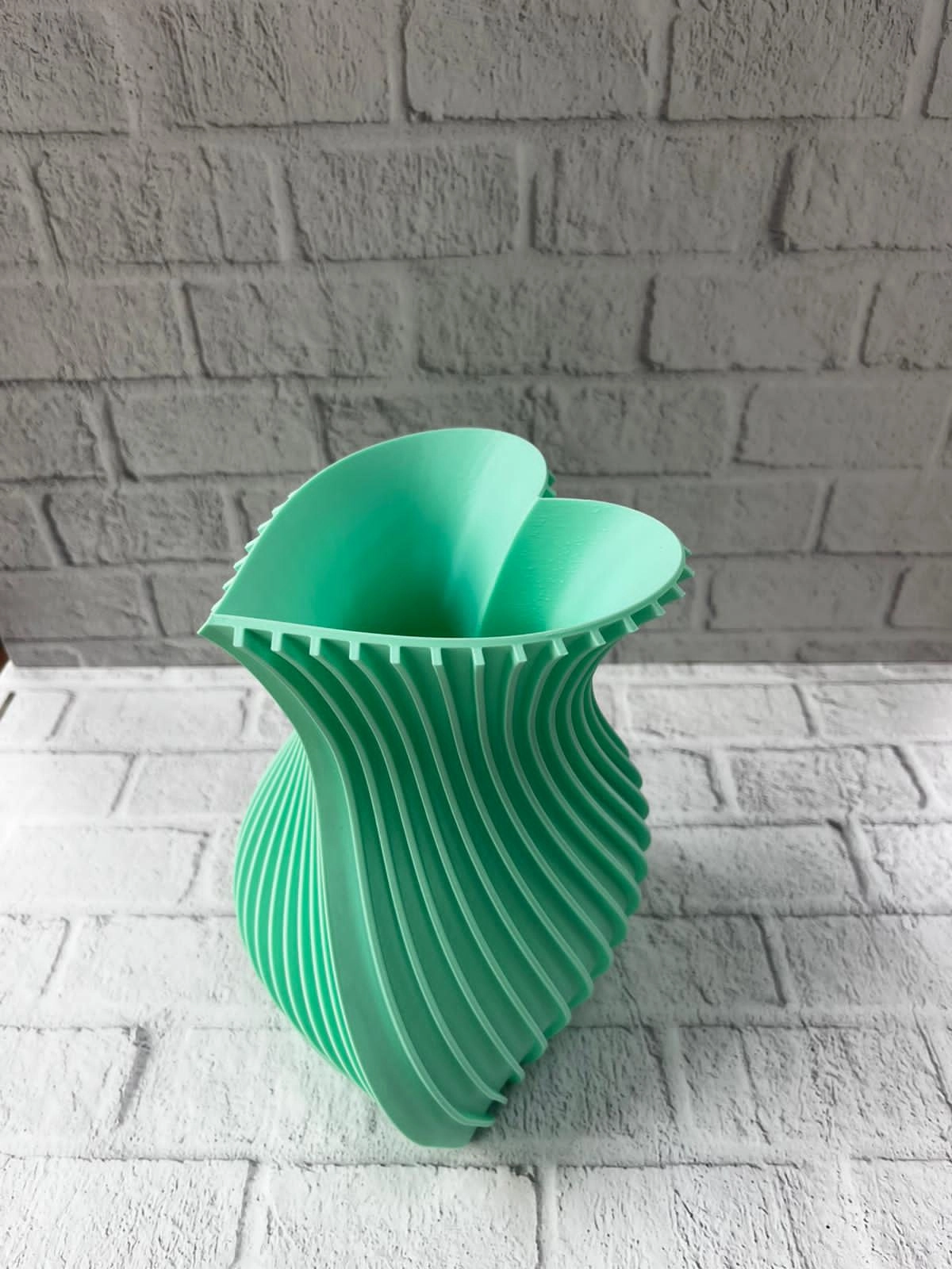 Kalpli Turkuaz Dekoratif Vazo 24 Cm Modern Şık Tasarım ( Lisinya )