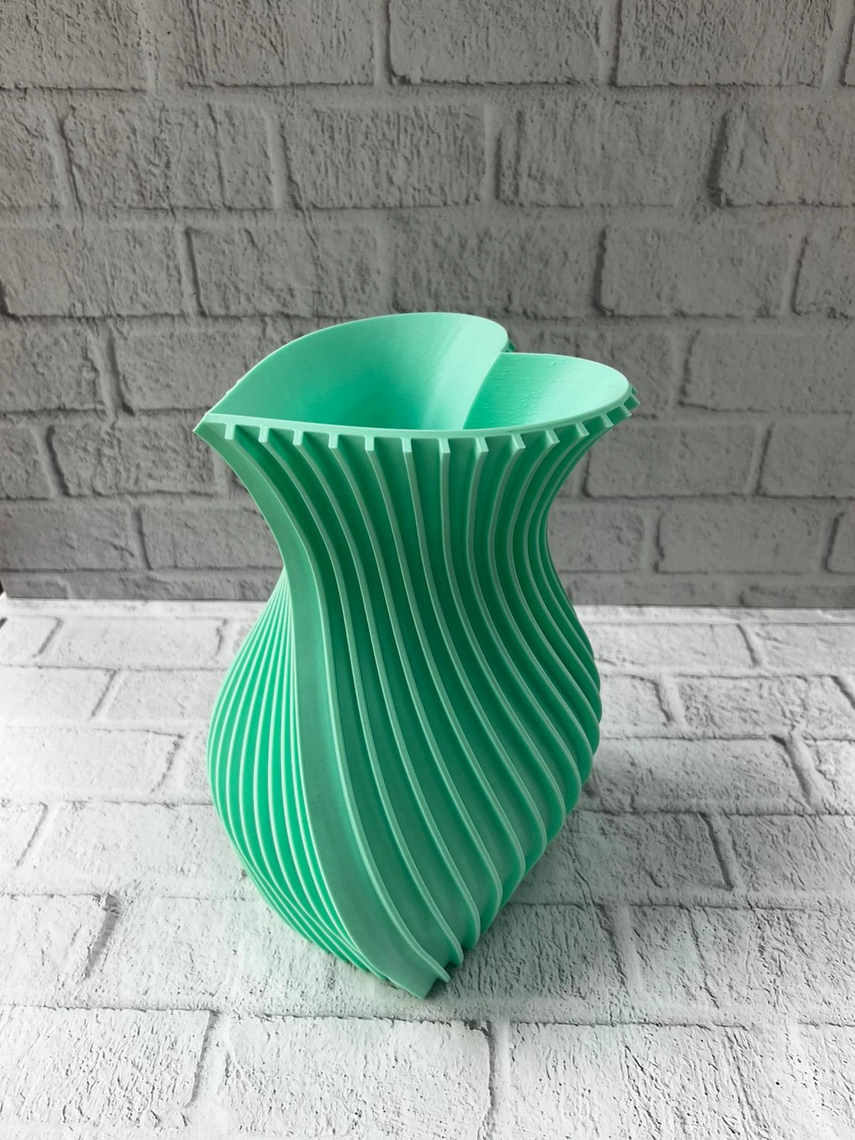 Kalpli Turkuaz Dekoratif Vazo 24 Cm Modern Şık Tasarım ( Lisinya )